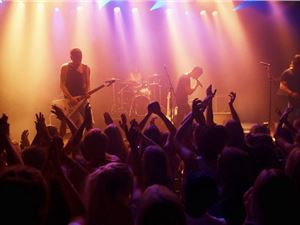 周华健vs刘德华再刷屏，视频号抖音“商业化”战争提速？