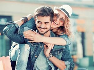 我所知道的抖音相亲江湖：有人花费上万，有人甘愿被“颜值打分”